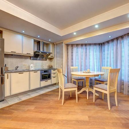 Apartments Near The Shopping Center Gulliver Kiev Esterno foto