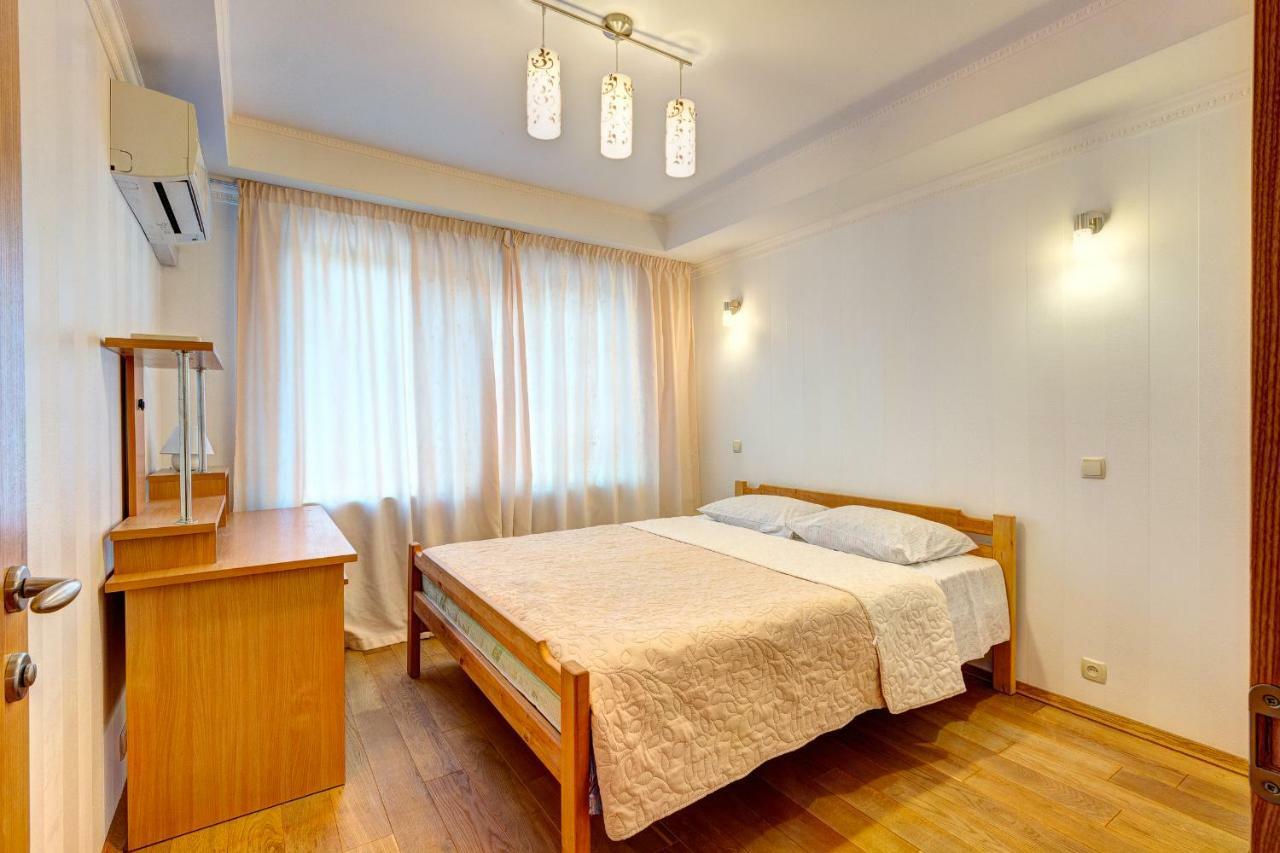 Apartments Near The Shopping Center Gulliver Kiev Esterno foto