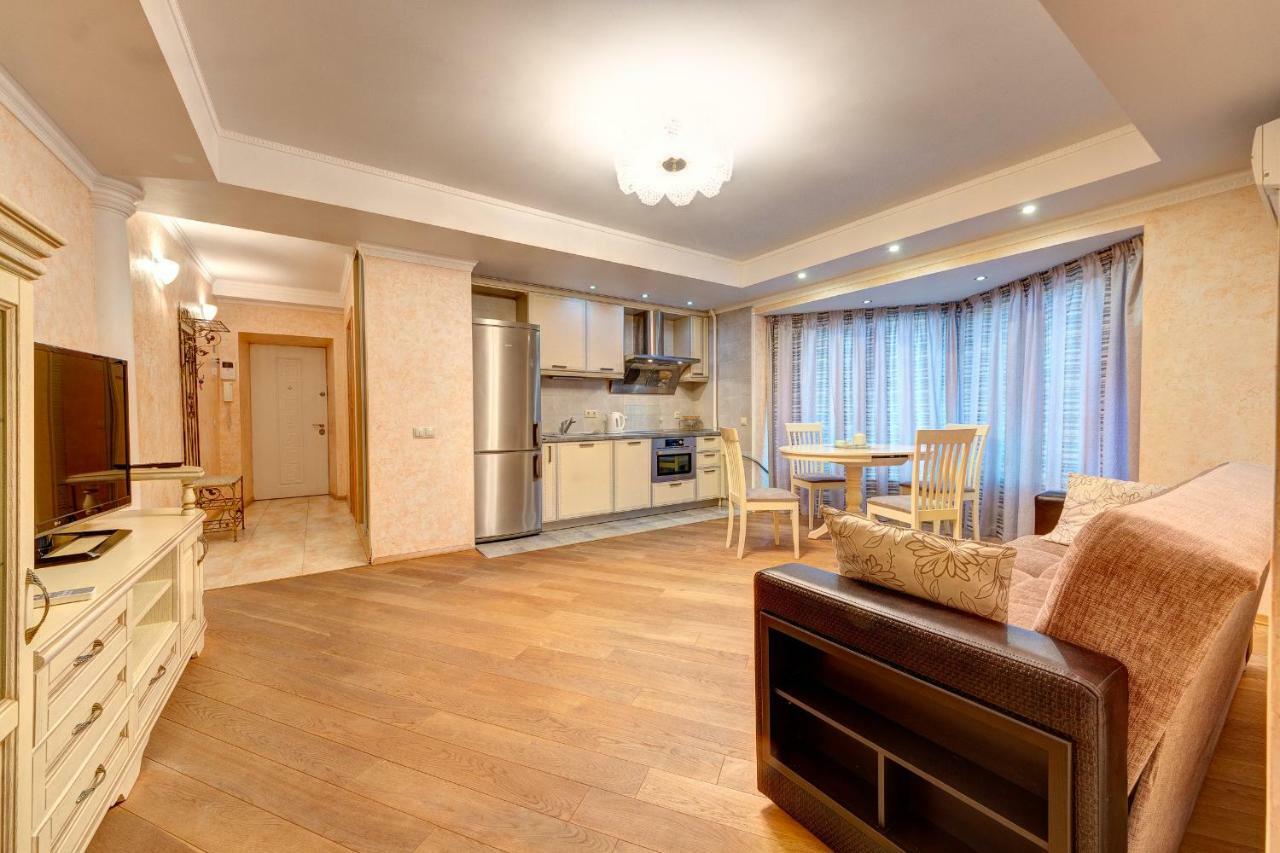 Apartments Near The Shopping Center Gulliver Kiev Esterno foto
