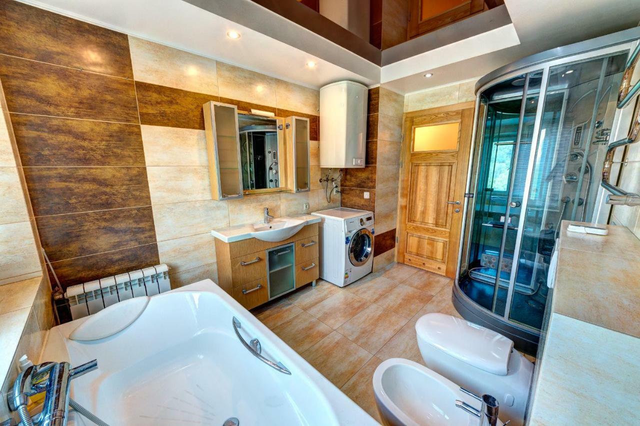 Apartments Near The Shopping Center Gulliver Kiev Esterno foto