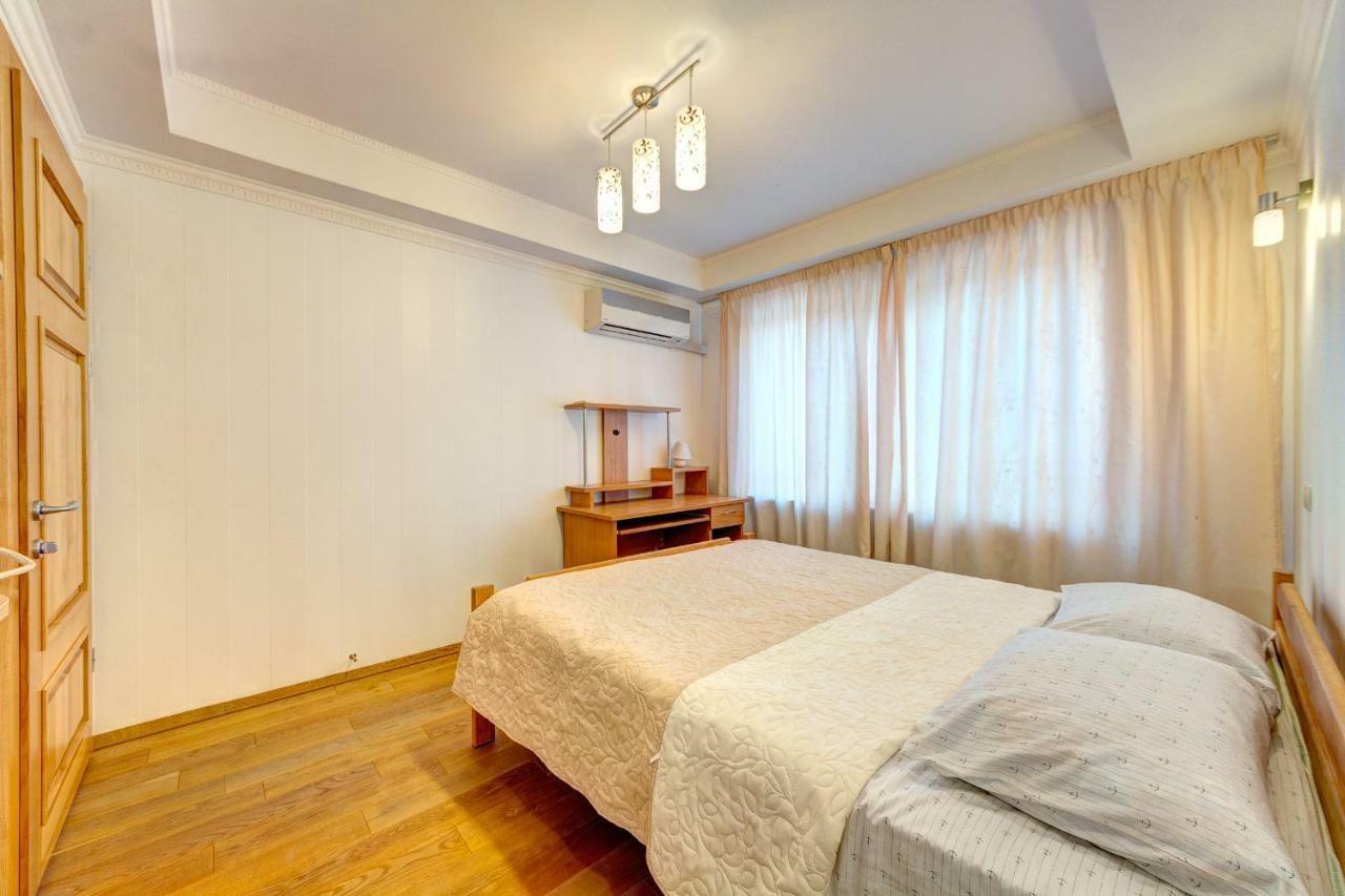 Apartments Near The Shopping Center Gulliver Kiev Esterno foto