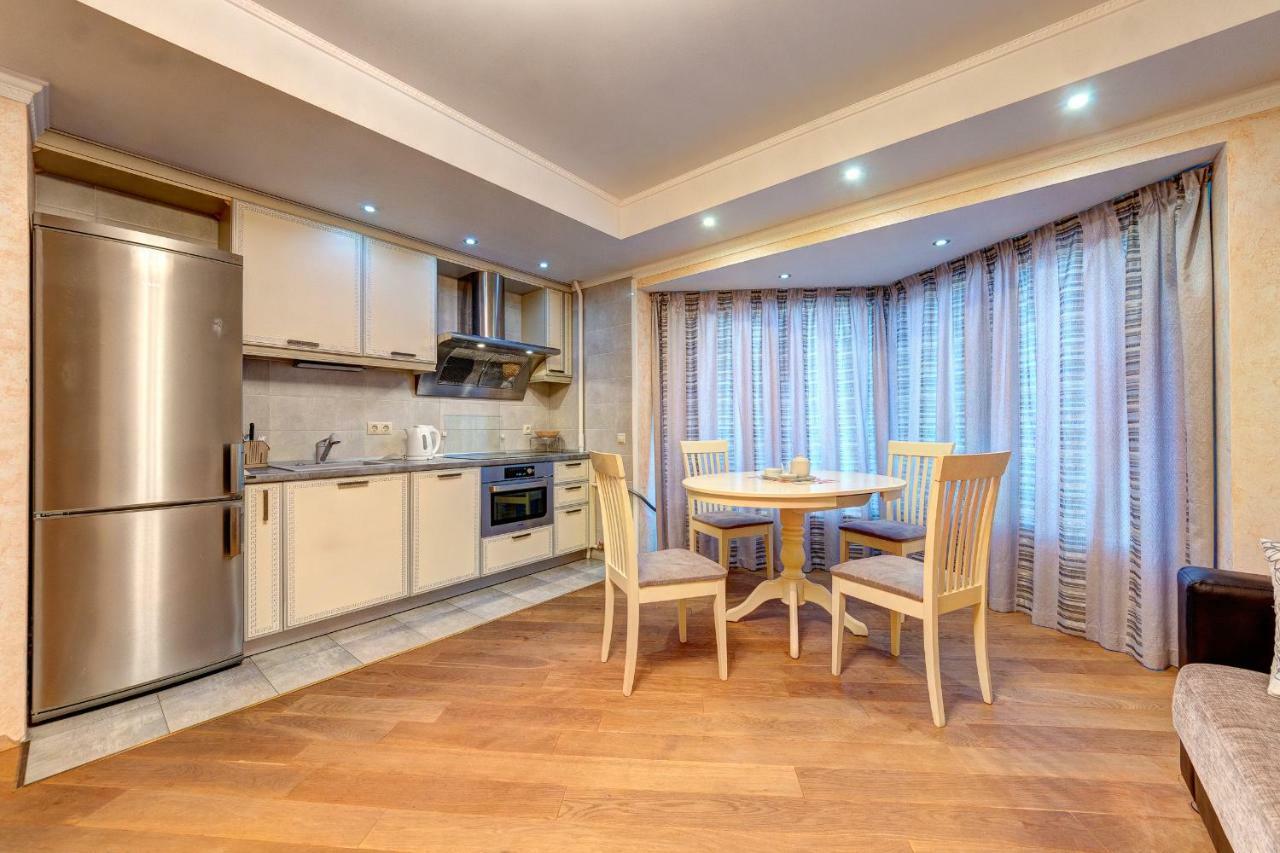 Apartments Near The Shopping Center Gulliver Kiev Esterno foto